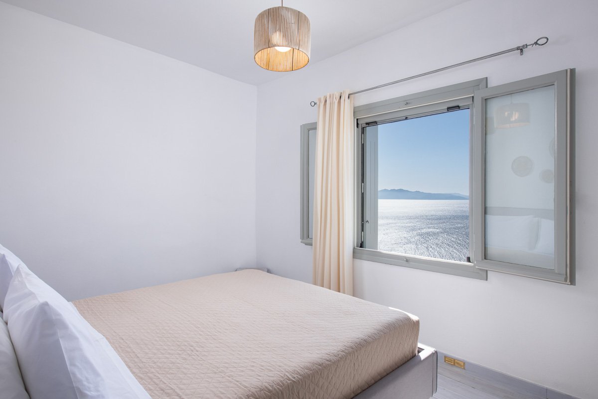 Deluxe Residence Bedroom - Window view