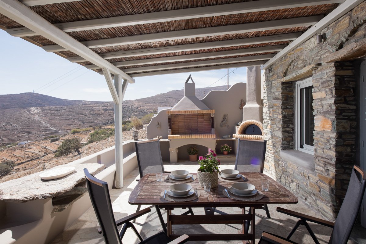 Deluxe Residence Balcony Shadow