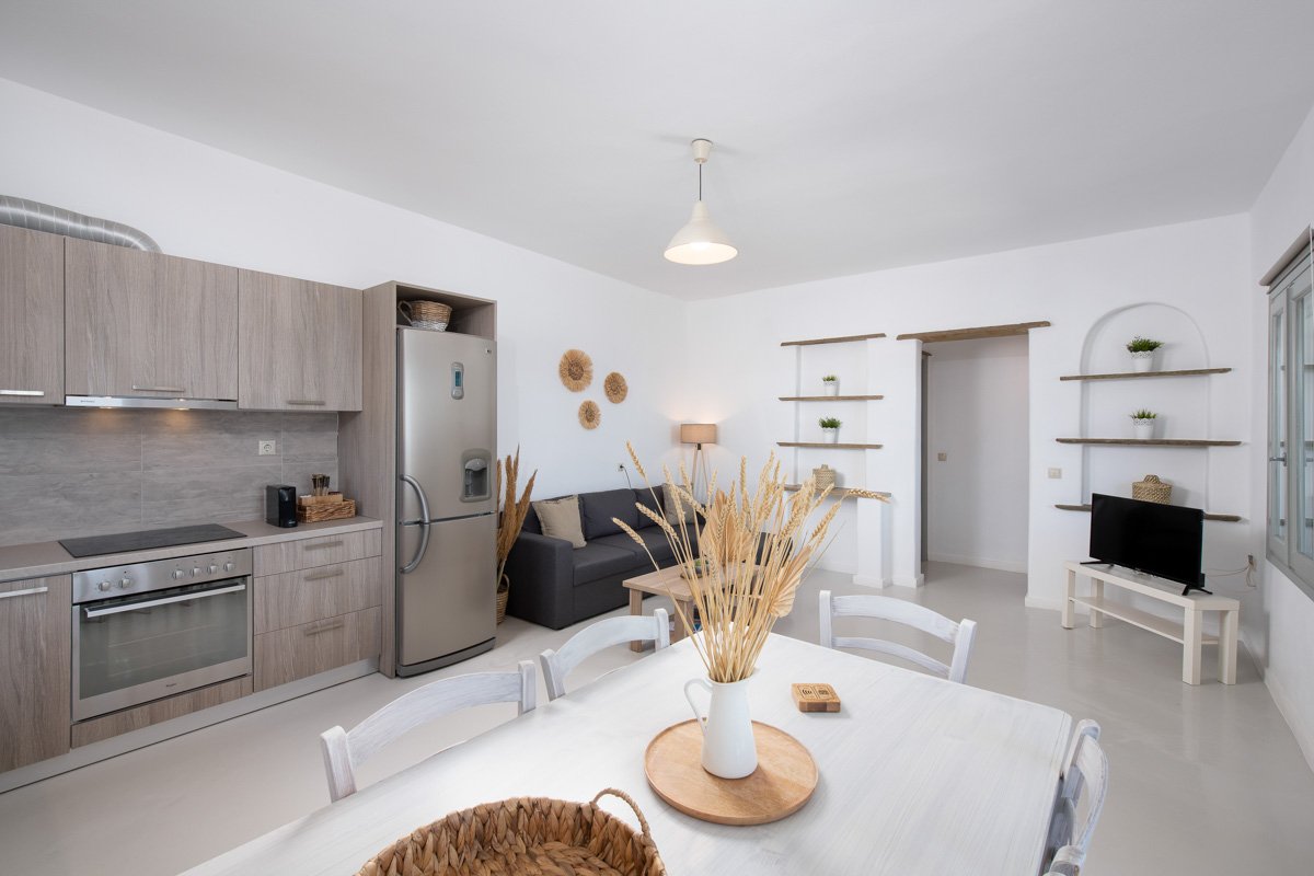 Deluxe Residence Main Room